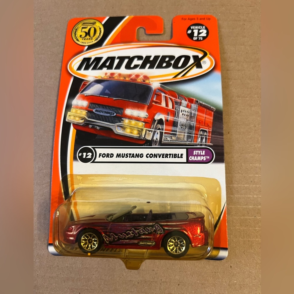 2002 Matchbox "To The Rescue" #12 Ford mustang convertible Diecast DC405